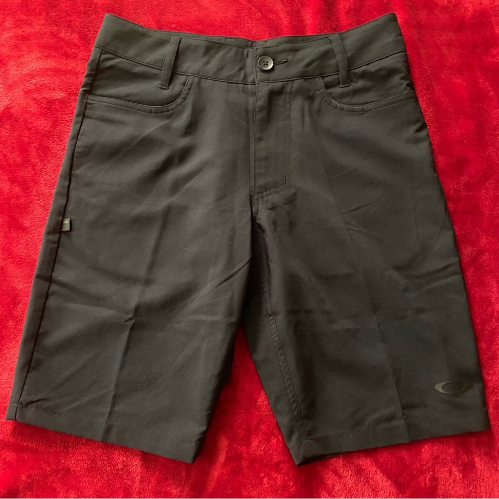 Oakley Shorts Size 28